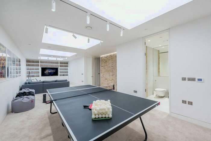 4 Bedroom Property To Rent In Bingham Place, Marylebone, London, W1U