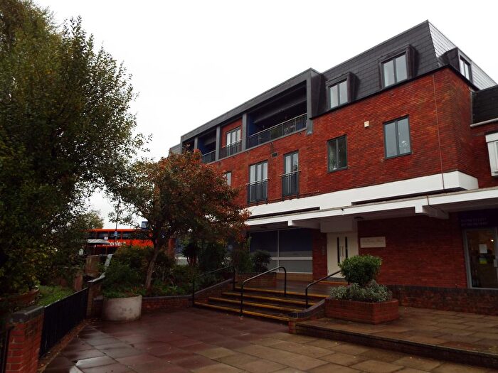 2 Bedroom Flat To Rent In Millstream House, Romsey, SO51