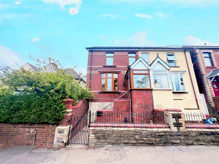 3 Bedroom House To Rent In The Highway, New Inn, Pontypool, NP4