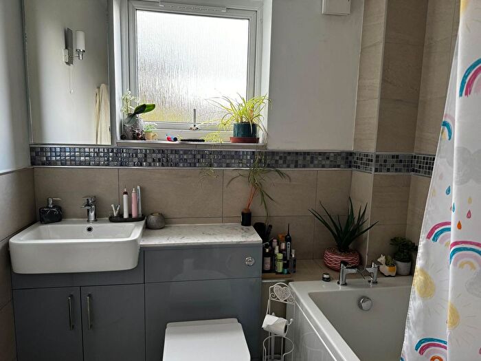 3 Bedroom Semi-Detached House To Rent In Colebrooke Road, Redhill, RH1