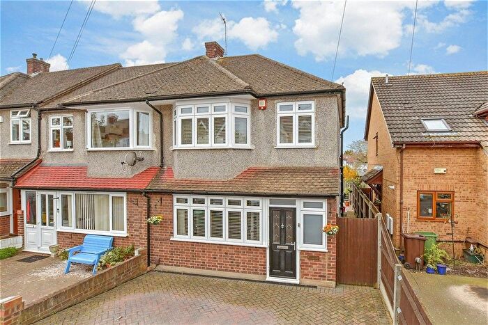 3 Bedroom End Terrace House For Sale In Sunningdale Road, Sutton, Surrey, SM1