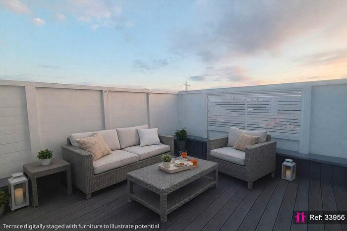 1 Bedroom Apartment For Sale In North Cheam, Sutton, SM3