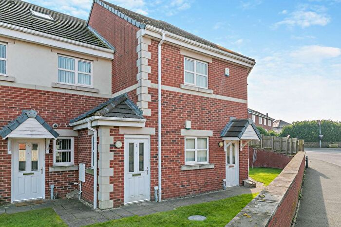 2 Bedroom Maisonette For Sale In Church Gardens, Wakefield, West Yorkshire, WF4