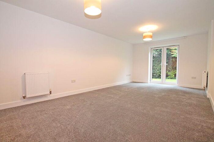 1 Bedroom Flat To Rent In Bassett Wood Road, Southampton, SO16