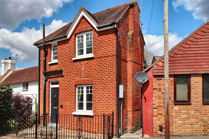 3 Bedroom Detached House For Sale In Westfield Road, Woking, Surrey, GU22