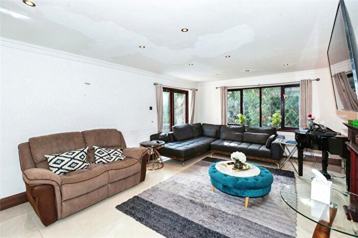 5 Bedroom Detached House For Sale In Fishery Road, Maidenhead, Berkshire, SL6