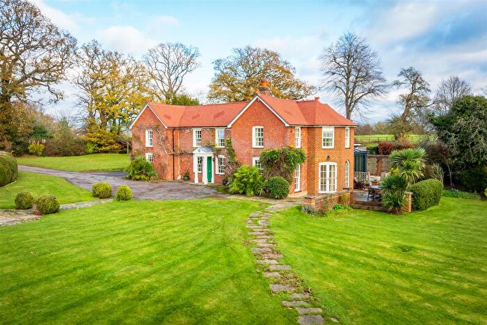 6 Bedroom Detached House To Rent In Knowle Lane, Cranleigh, GU6