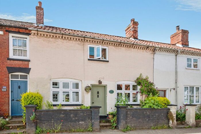 2 Bedroom Terraced House For Sale In High Street, Cawston, Norwich, NR10