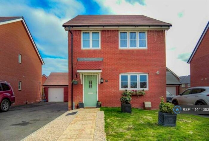 3 Bedroom Detached House To Rent In Braeburn Close, Burnham-On-Crouch, CM0