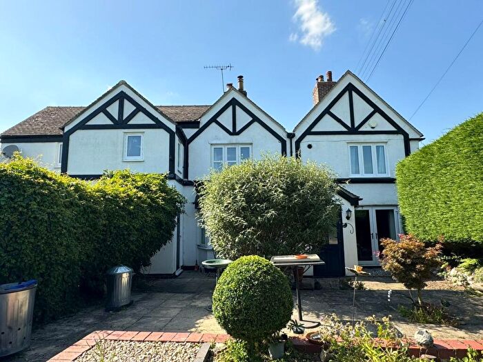 3 Bedroom End Of Terrace House For Sale In Main Street, Hartshorne, Swadlincote, DE11