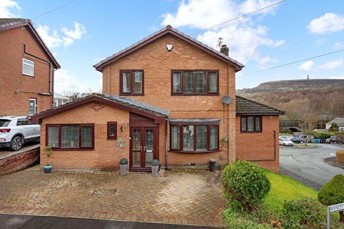 5 Bedroom Detached House For Sale In Manley Close, Bury, BL9