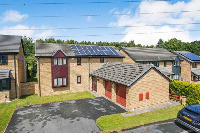 5 Bedroom Detached House For Sale In The Crest, Huddersfield, HD2
