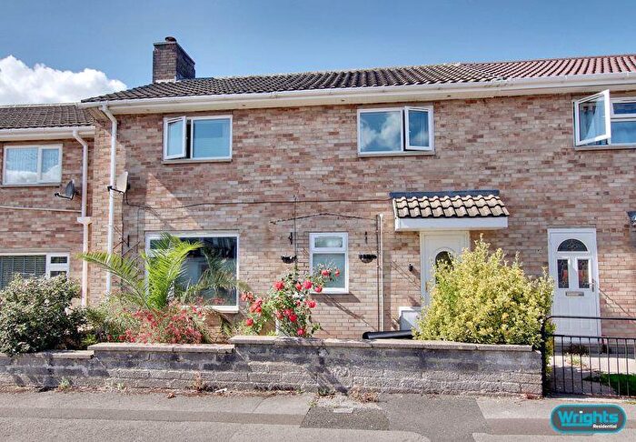 3 Bedroom Terraced House For Sale In Beech Grove, Trowbridge, BA14
