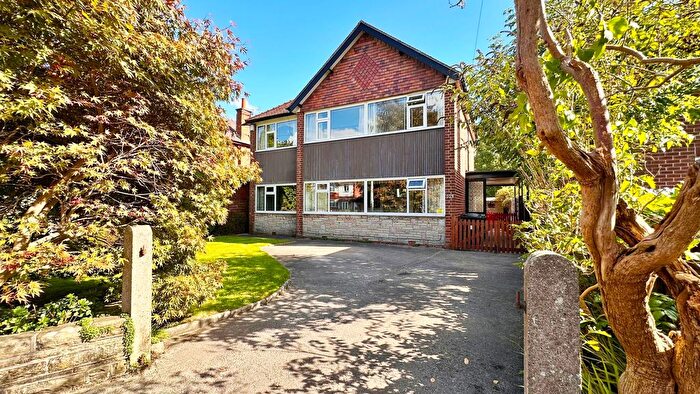 4 Bedroom Detached House For Sale In London Road South, Poynton, SK12