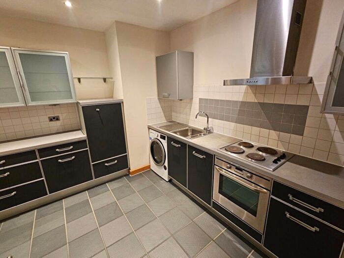 1 Bedroom Flat To Rent In Apartment, Leeds Road, Bradford, BD1