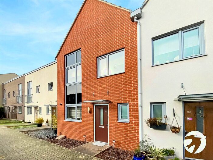 2 Bedroom Terraced House To Rent In Shiers Avenue, Dartford, Kent DA1