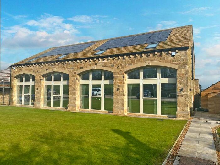 4 Bedroom Mews To Rent In Harewood Avenue, Harewood, LS17