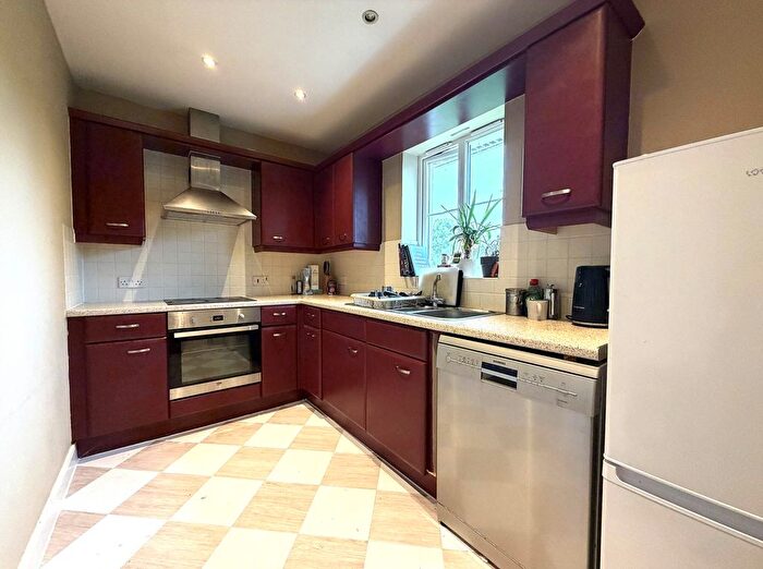 2 Bedroom Flat To Rent In Dextor Close, Canterbury, CT2