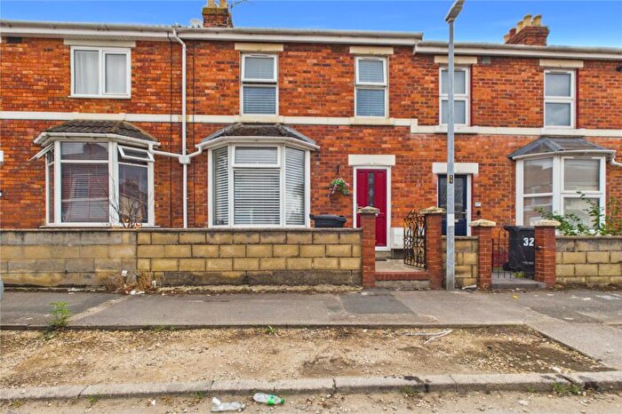 3 Bedroom Terraced House For Sale In Norman Road, Swindon, Wiltshire, SN2