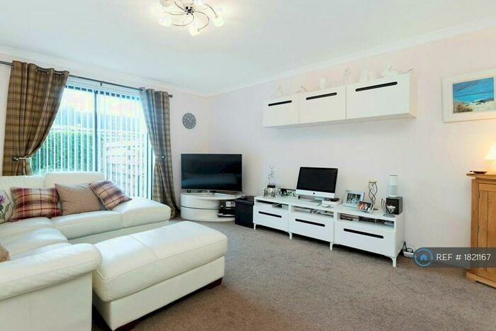 1 Bedroom Flat To Rent In Brochtie Court, Broughty Ferry, Dundee, DD5