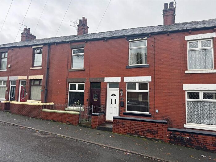2 Bedroom Terraced House For Sale In King Street, Mossley, OL5