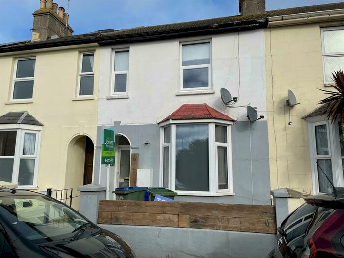 Apartment To Rent In Gloucester Road, Littlehampton, BN17