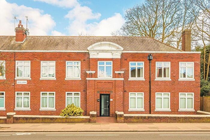 2 Bedroom Flat To Rent In Cross Deep, Twickenham, TW1