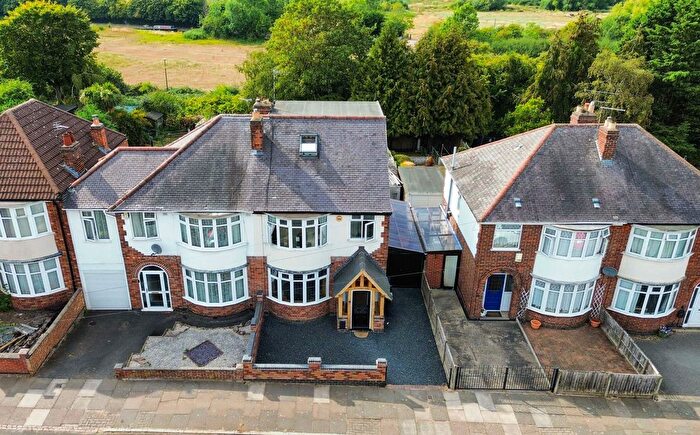 4 Bedroom Semi-Detached House For Sale In Conaglen Road, Aylestone, Leicester, LE2