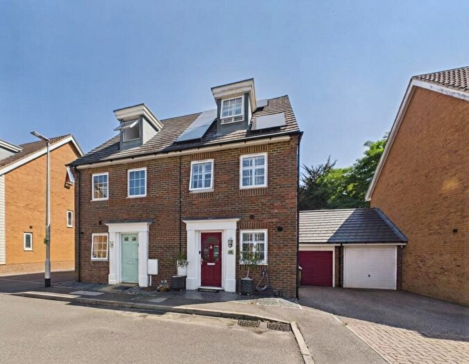 3 Bedroom Semi-Detached House For Sale In Searchlight Heights, Chattenden, Rochester, ME3