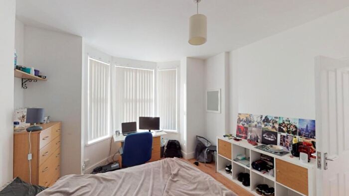 6 Bedroom House To Rent In Midland Avenue, Nottingham, NG7