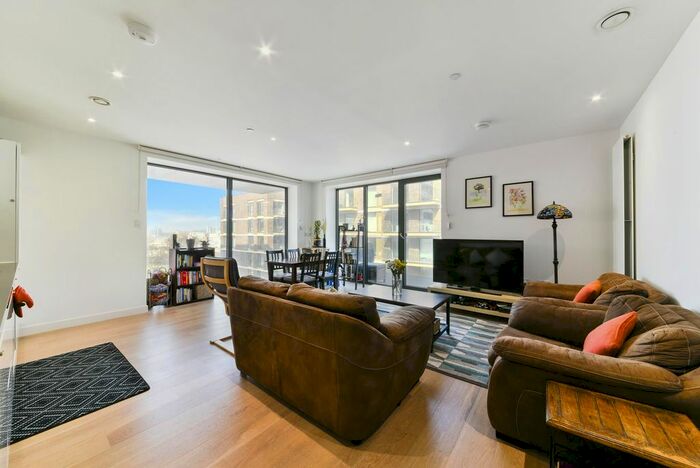 2 Bedroom Flat To Rent In Fairwater House, Royal Wharf, London, E16