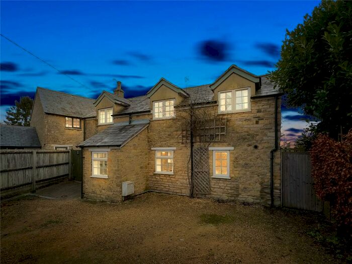 3 Bedroom Detached House For Sale In Manor Road, Brize Norton, Carterton, Oxfordshire, OX18