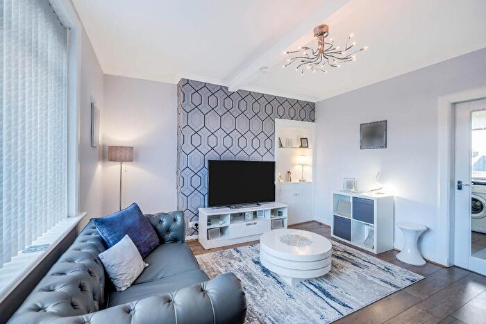 2 Bedroom Semi-Detached House For Sale In Coshneuk Road, Millerston, G33