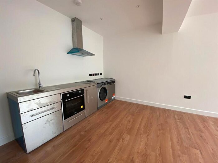 1 Bedroom Flat To Rent In Liverpool Gardens, BN11