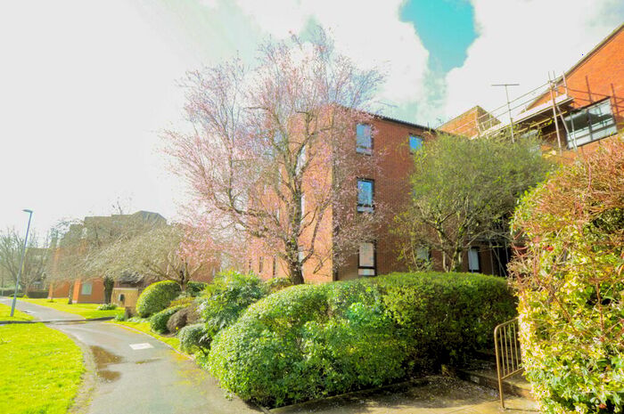 1 Bedroom Apartment For Sale In Allenview Road, Wimborne, BH21