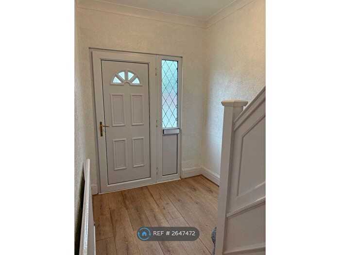 3 Bedroom Semi-Detached House To Rent In Auckland Road, Scunthorpe, DN15