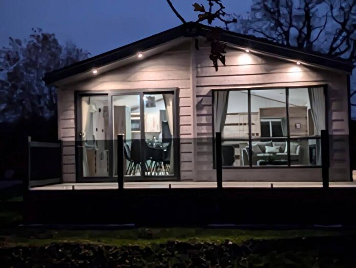 2 Bedroom Lodge For Sale In Stixwould Road, Woodhall Spa, Lincolnshire, LN10