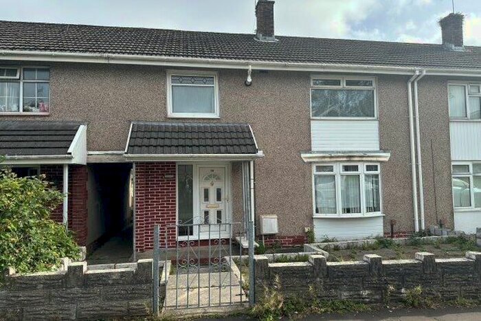 3 Bedroom Property To Rent In Briar Dene, Abertawe, SA2