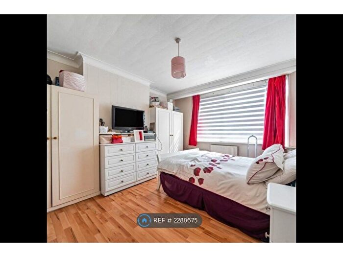 3 Bedroom Maisonette To Rent In Hillingdon, Hillingdon, UB10