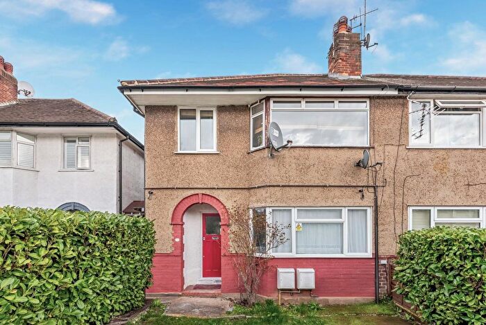 1 Bedroom Maisonette For Sale In Connell Crescent, Ealing, W5