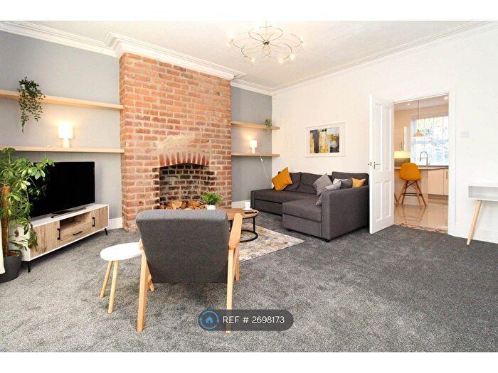 4 Bedroom Terraced House To Rent In Tordoff Terrace, Leeds, LS5
