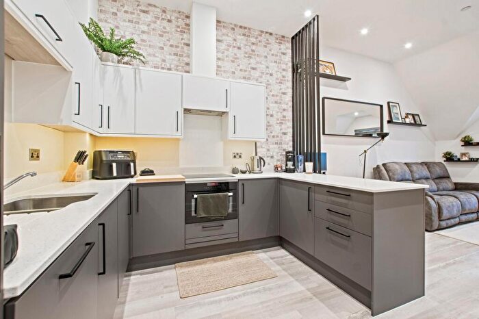 1 Bedroom Flat For Sale In Commercial Road, Poole, BH14