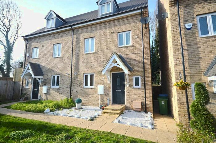 4 Bedroom Semi-Detached House To Rent In Frelford Close, Watford, Hertfordshire WD25