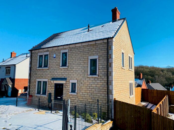3 Bedroom Property To Rent In Wheatcroft Drive, Ambergate, Belper, DE56