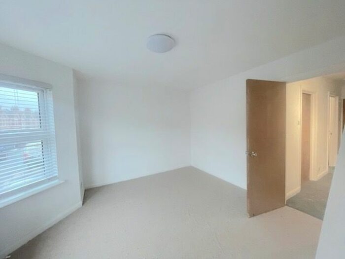 2 Bedroom Maisonette To Rent In Rutland Road, Hove, BN3