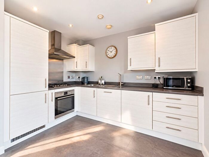 2 Bedroom Flat For Sale In Woodhouse Close, Lockwheel House, WR5