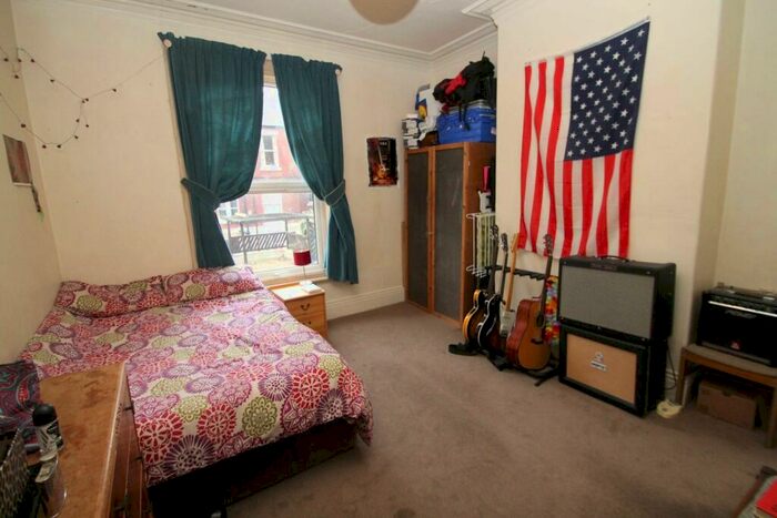 1 Bedroom Flat To Rent In Ebberston Terrace, Hyde Park, Leeds, LS6