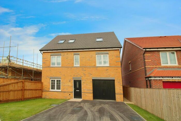 4 Bedroom Detached House To Rent In Towchester Drive, Castleford, West Yorkshire, WF10