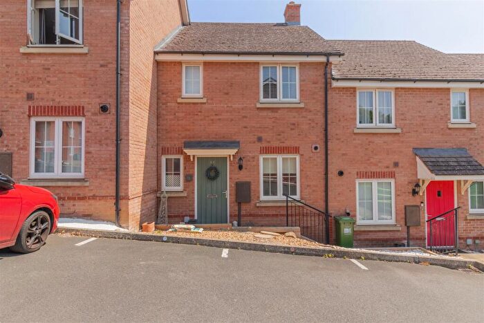 3 Bedroom Terraced House For Sale In Manders Croft, Southam, CV47