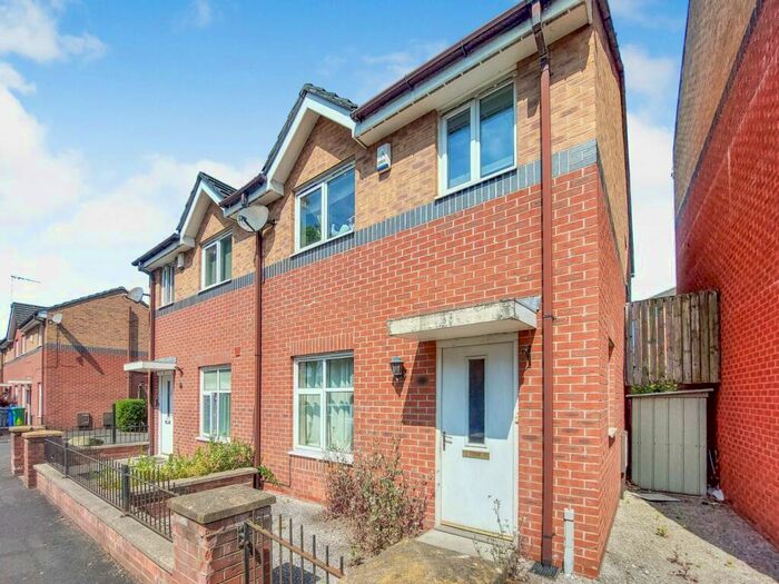 3 Bedroom End Of Terrace House To Rent In Bangor Street, Hulme, Manchester, M15